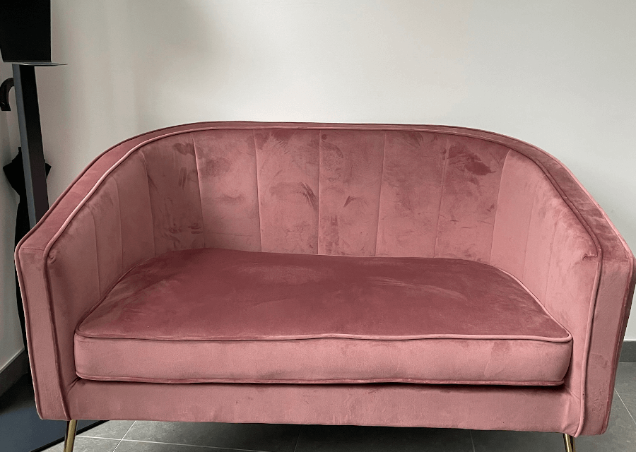 Sofa welurowa różowa do wynajęcia prezentacja
